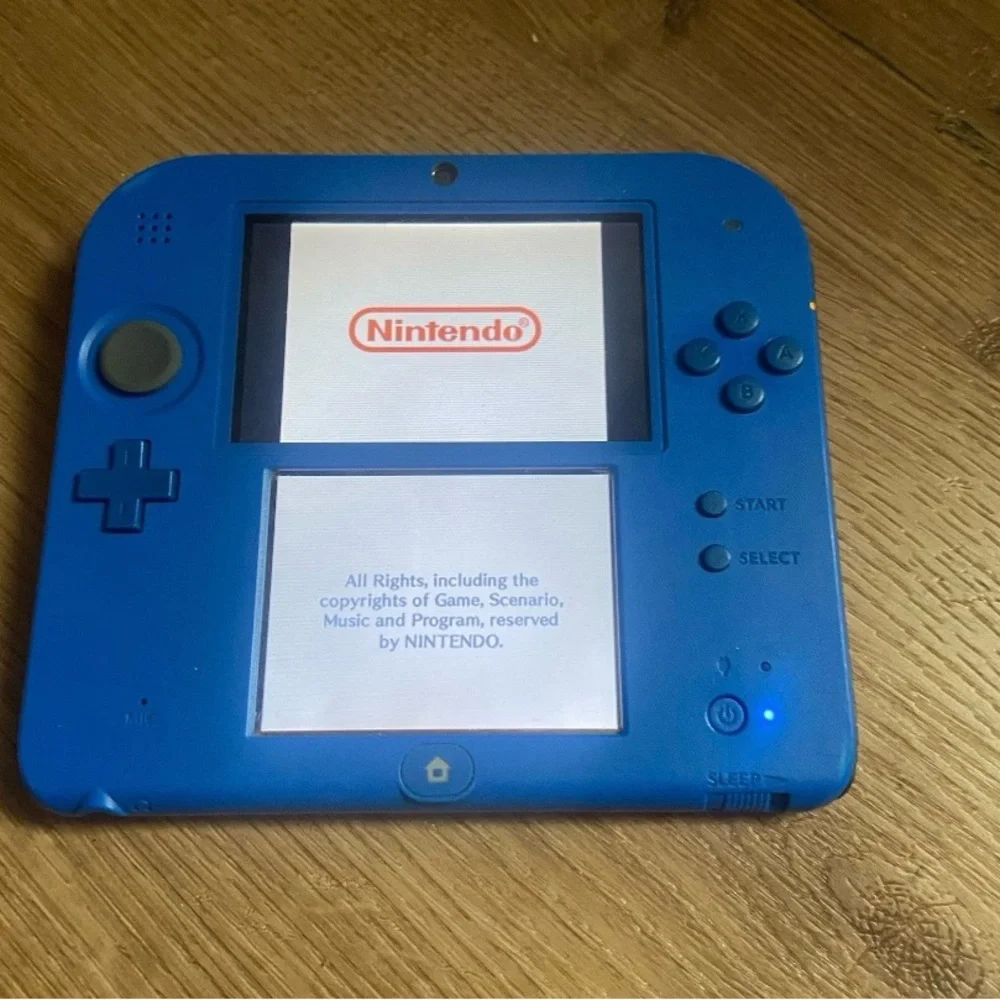 Nintendo 2DS Handheld Game Console FTR-001 Electric Blue Charger Mario 6 Games